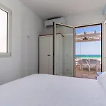 Cozy House-fronte Mare Apartment