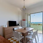 Cozy House-fronte Mare Apartment *
